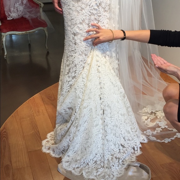 Wedding dress - Picture 8 of 8